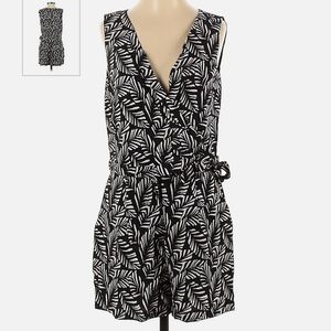 LOFT Women's Black & White Leaf Print Sleeveless Wrap Front Romper Size 2P